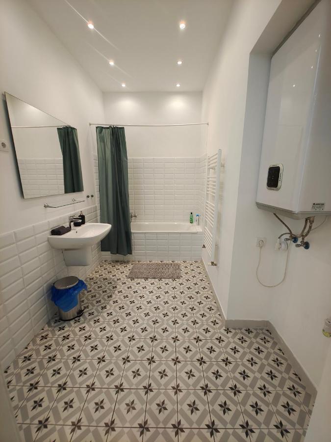 City Center 1, Cozy 2Br In The City Center! Budapeste Exterior foto