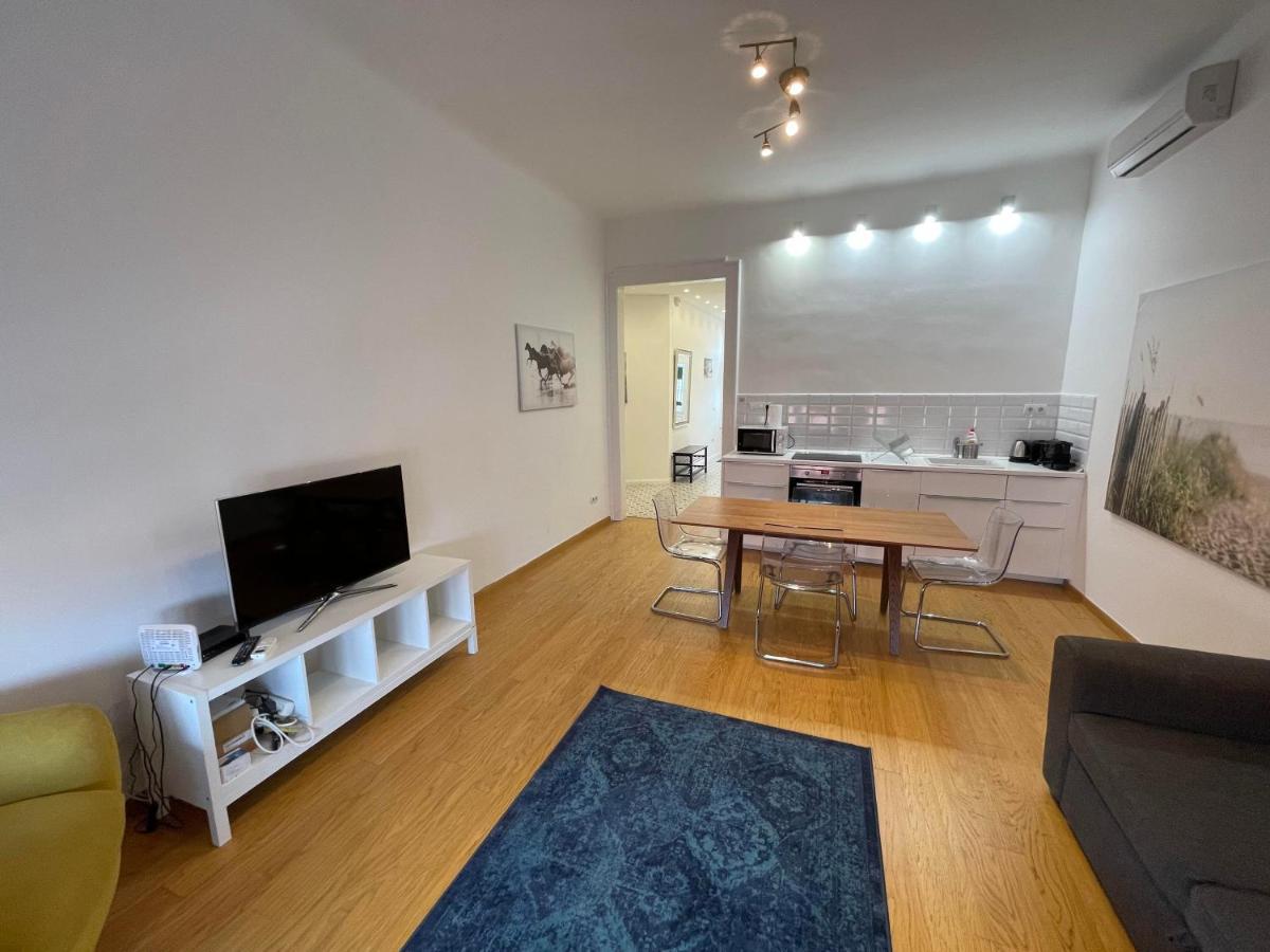 City Center 1, Cozy 2Br In The City Center! Budapeste Exterior foto