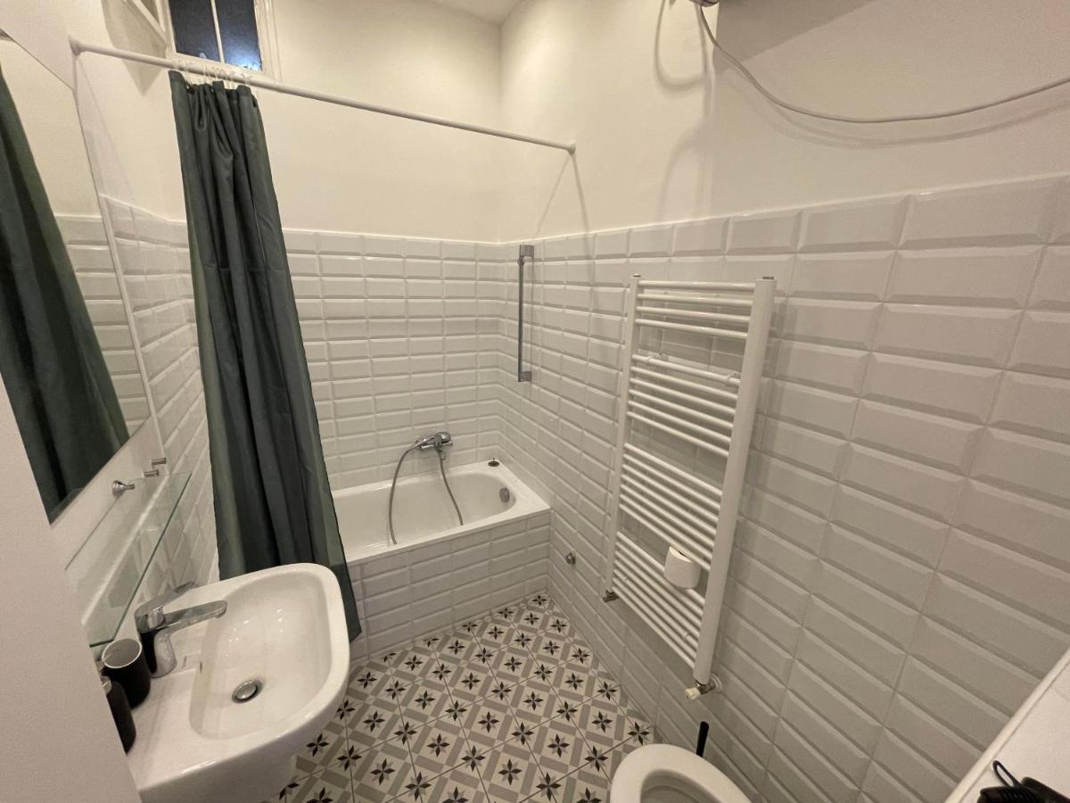 City Center 1, Cozy 2Br In The City Center! Budapeste Exterior foto